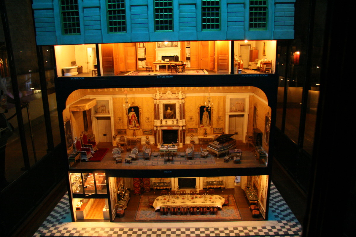 Queen Mary's doll house at Windsor Castle.jpg