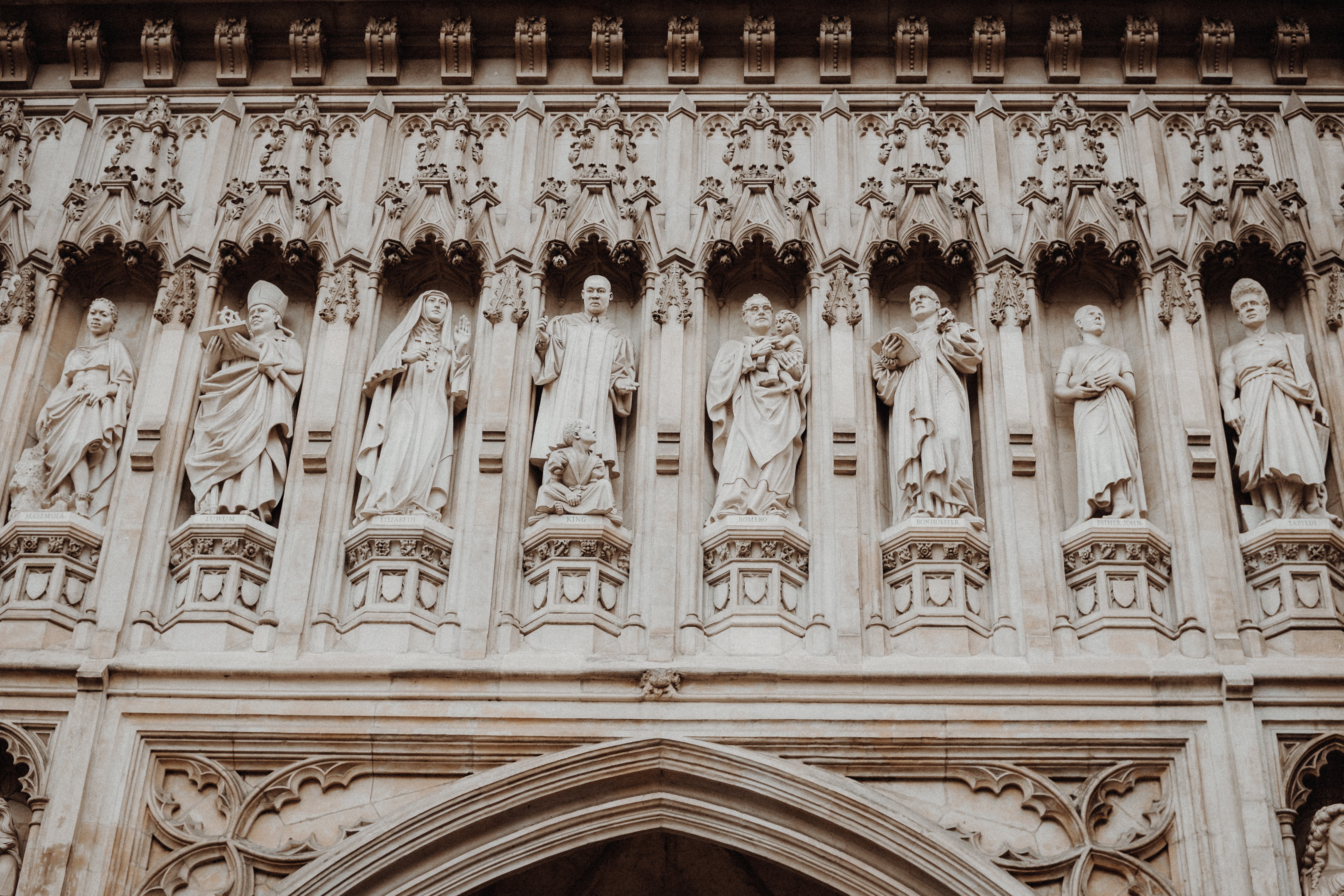 Westminster Abbey Statues.jpg